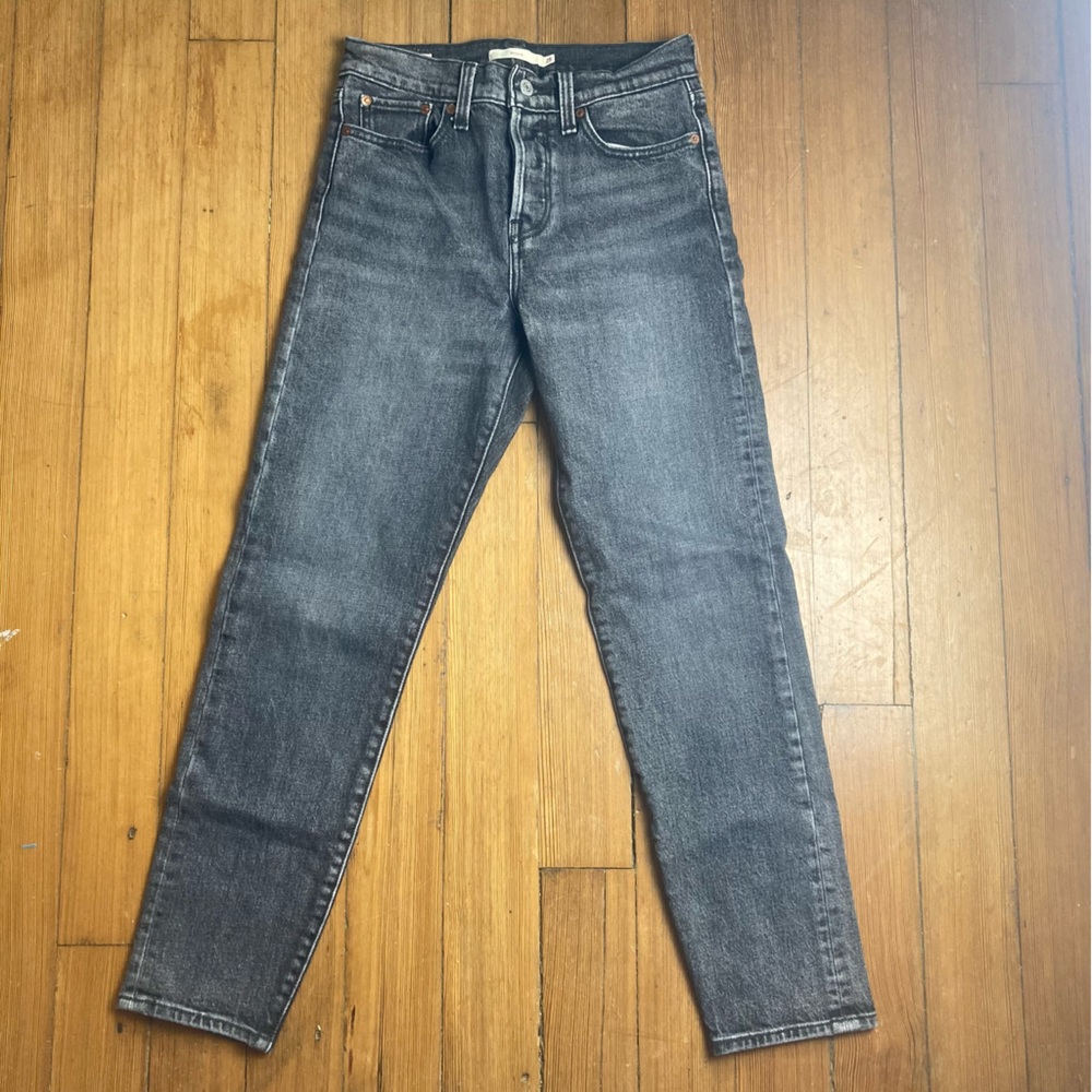 Levi’s Wedgie 25